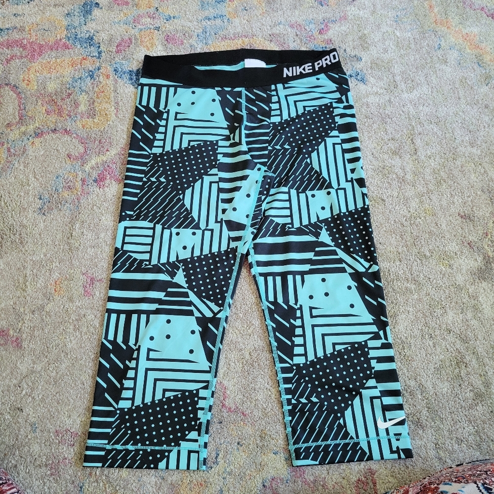 Nike Pro Capris